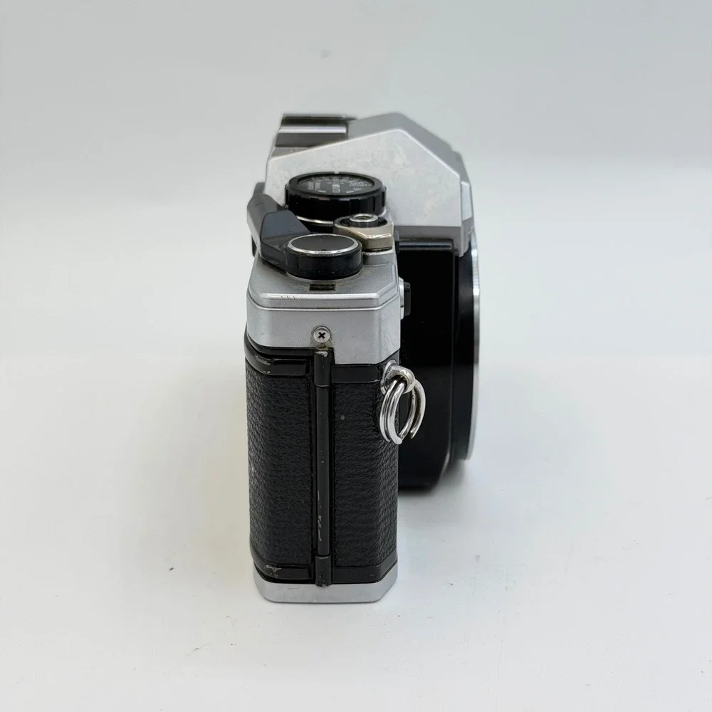 Olympus OM10 35mm Film SLR Camera Body Silver Black with Manual Adapter TESTED
